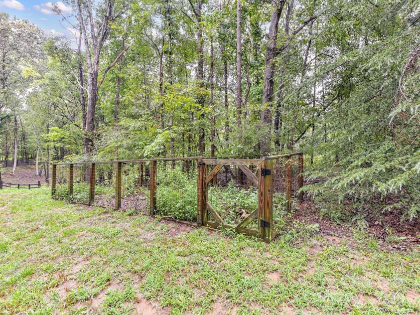 209 Falcon Drive, Concord, NC 28025.  MLS# CAR4291157, YatesRealty ID 34774. 