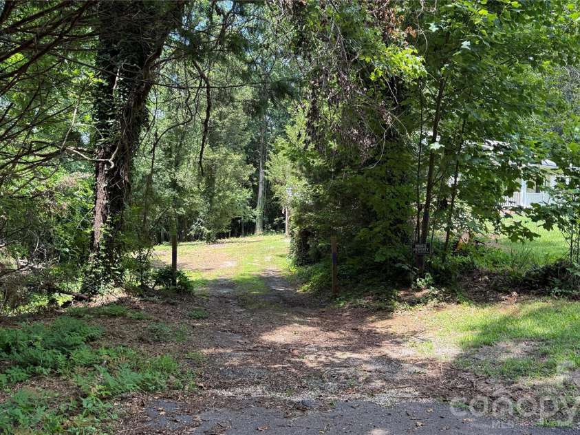 153 Southwinds Drive, Rutherfordton, NC 28139.  MLS# CAR4398388, YatesRealty ID 34776. 