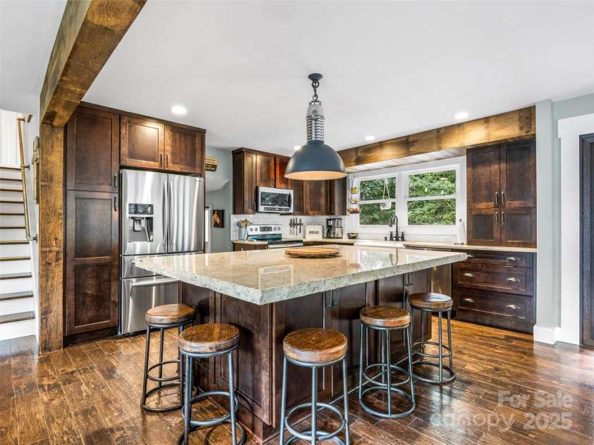 135 Dogwood Drive, Brevard, NC 28712.  MLS# CAR4296254, YatesRealty ID 34777. 