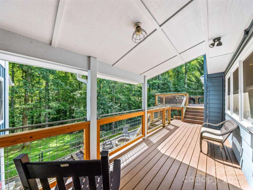 135 Dogwood Drive, Brevard, NC 28712.  MLS# CAR4296254, YatesRealty ID 34777. 