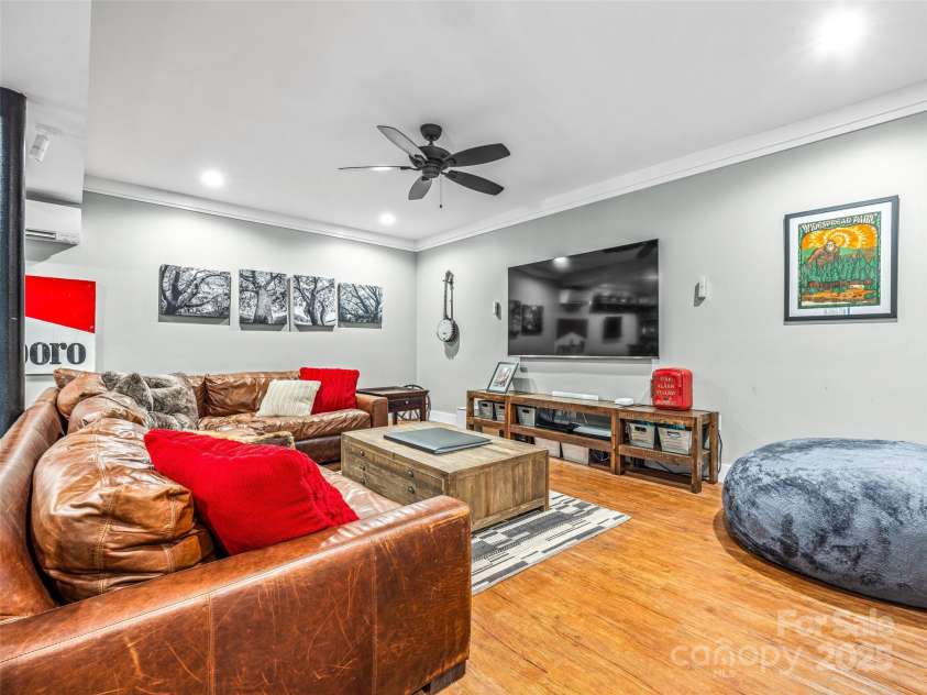 135 Dogwood Drive, Brevard, NC 28712.  MLS# CAR4296254, YatesRealty ID 34777. 