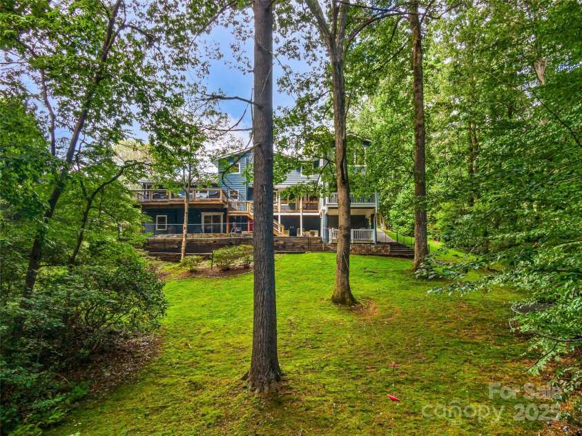 135 Dogwood Drive, Brevard, NC 28712.  MLS# CAR4296254, YatesRealty ID 34777. 
