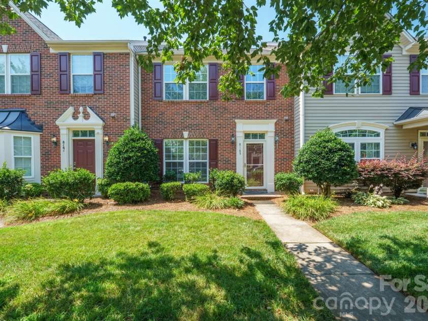 8165 Bridgegate Drive, Huntersville, NC 28078.  MLS# CAR4387320, YatesRealty ID 34777. 