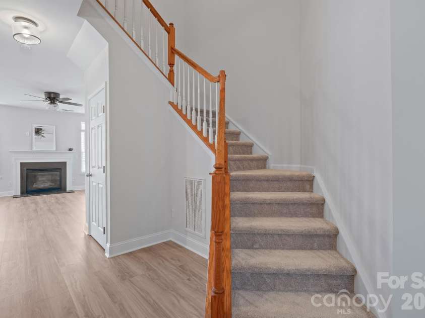 8165 Bridgegate Drive, Huntersville, NC 28078.  MLS# CAR4387320, YatesRealty ID 34777. 