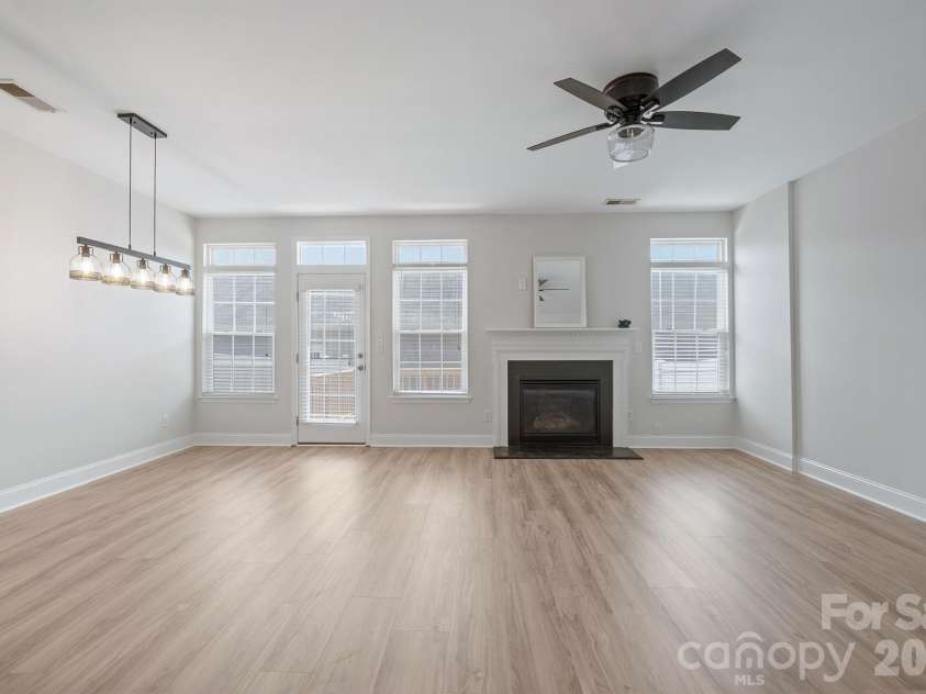 8165 Bridgegate Drive, Huntersville, NC 28078.  MLS# CAR4387320, YatesRealty ID 34777. 