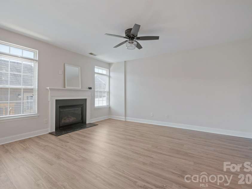 8165 Bridgegate Drive, Huntersville, NC 28078.  MLS# CAR4387320, YatesRealty ID 34777. 
