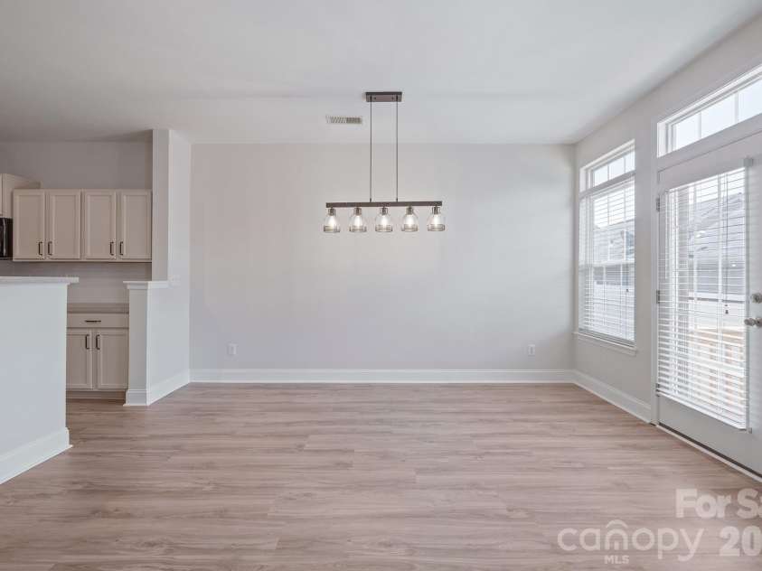 8165 Bridgegate Drive, Huntersville, NC 28078.  MLS# CAR4387320, YatesRealty ID 34777. 