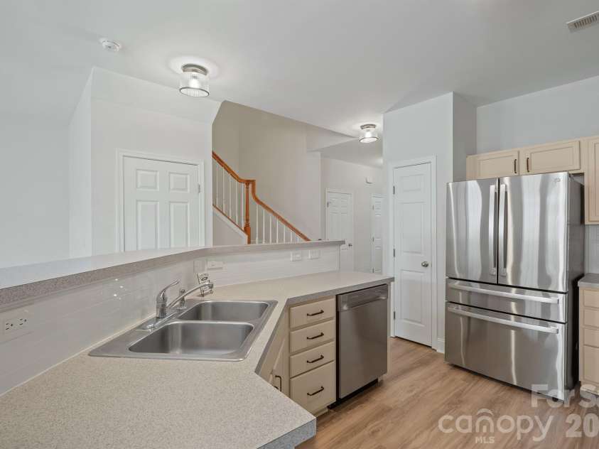 8165 Bridgegate Drive, Huntersville, NC 28078.  MLS# CAR4387320, YatesRealty ID 34777. 