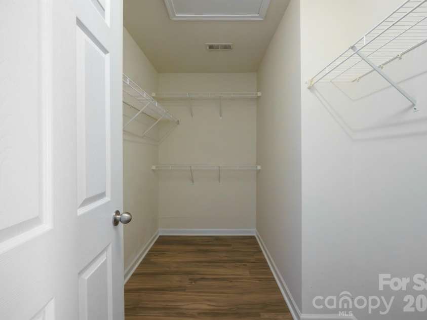 8165 Bridgegate Drive, Huntersville, NC 28078.  MLS# CAR4387320, YatesRealty ID 34777. 