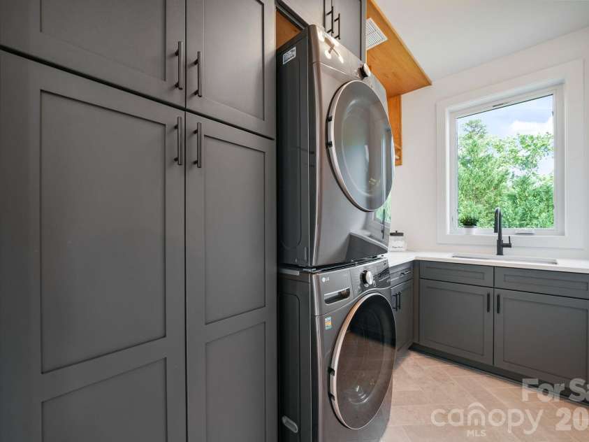 850 Mainsail Road, Salisbury, NC 28146.  MLS# CAR4398206, YatesRealty ID 34778. 