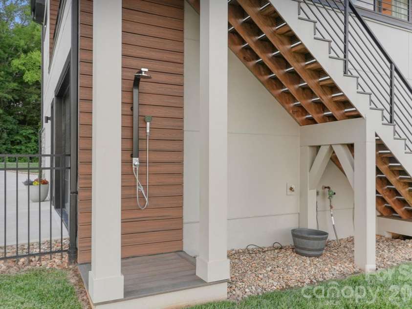 850 Mainsail Road, Salisbury, NC 28146.  MLS# CAR4398206, YatesRealty ID 34778. 