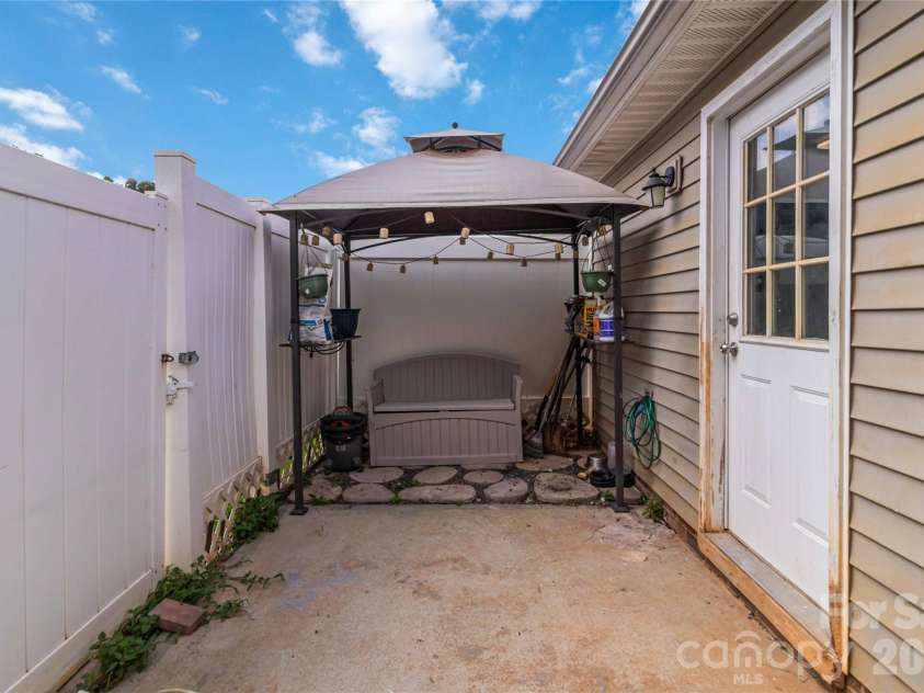 1513 Tiana Way, Rock Hill, SC 29732.  MLS# CAR4390456, YatesRealty ID 34779. 