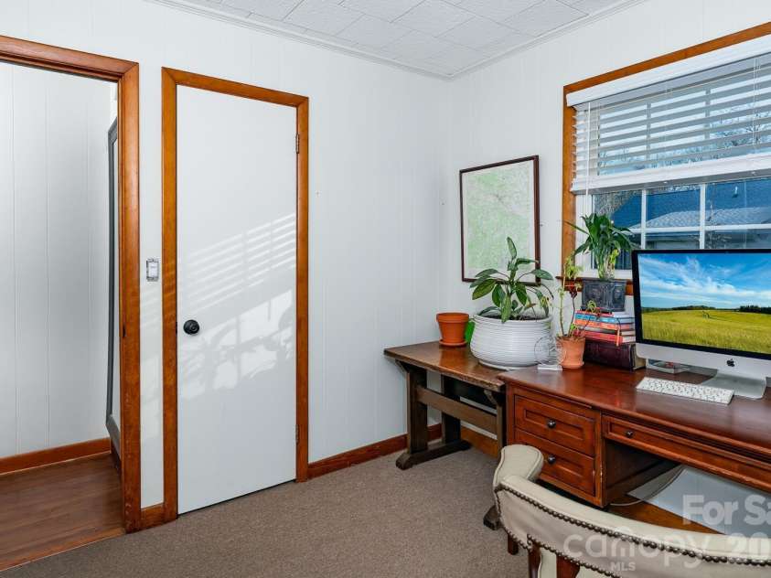 649 Ransom Street, Blowing Rock, NC 28605.  MLS# CAR4336199, YatesRealty ID 3478. 