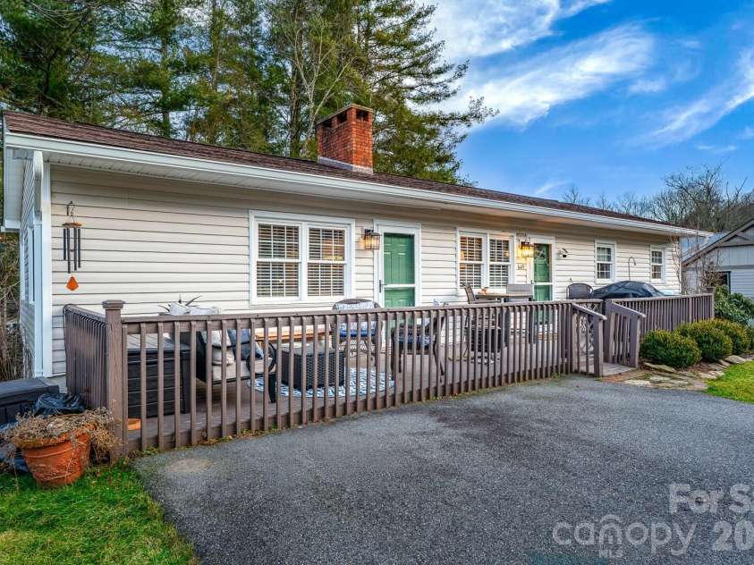 649 Ransom Street, Blowing Rock, NC 28605.  MLS# CAR4336199, YatesRealty ID 3478. 