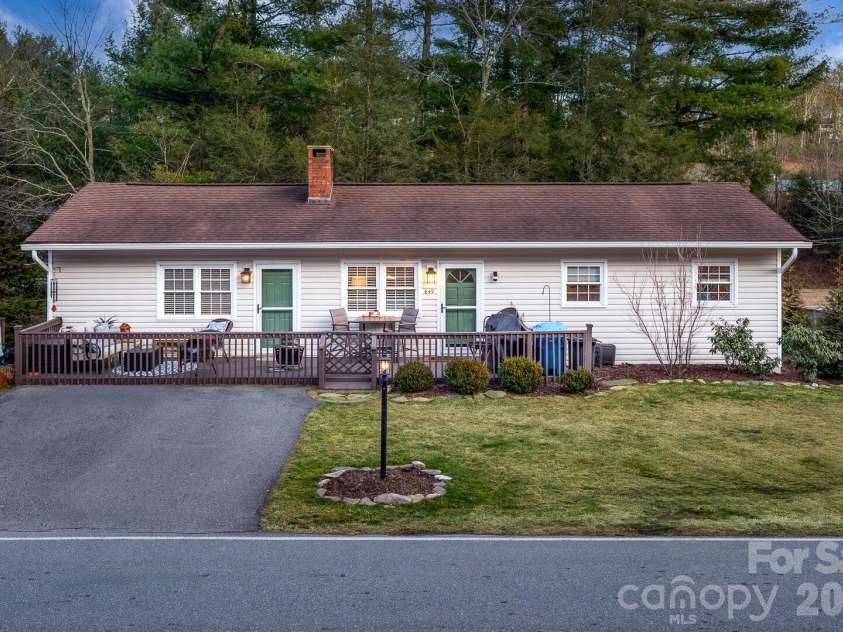 649 Ransom Street, Blowing Rock, NC 28605.  MLS# CAR4336199, YatesRealty ID 3478. 