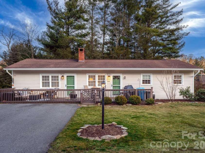 649 Ransom Street, Blowing Rock, NC 28605.  MLS# CAR4336199, YatesRealty ID 3478. 