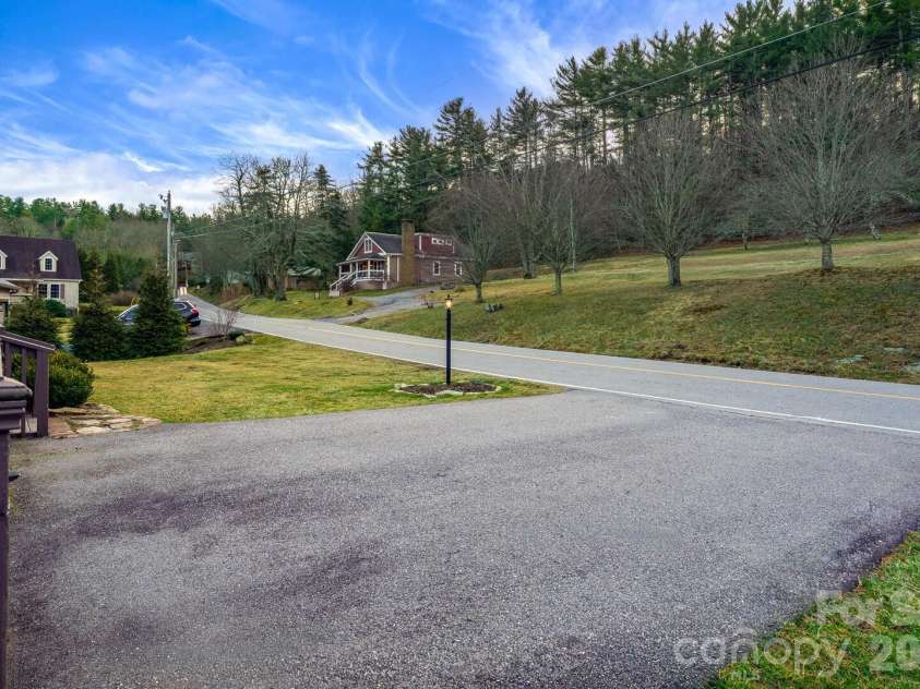 649 Ransom Street, Blowing Rock, NC 28605.  MLS# CAR4336199, YatesRealty ID 3478. 