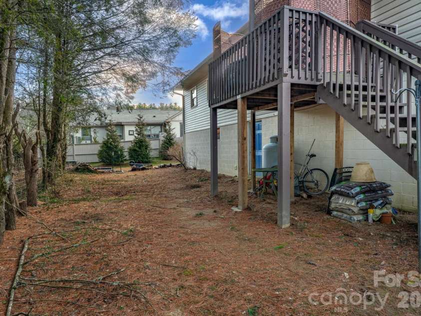 649 Ransom Street, Blowing Rock, NC 28605.  MLS# CAR4336199, YatesRealty ID 3478. 