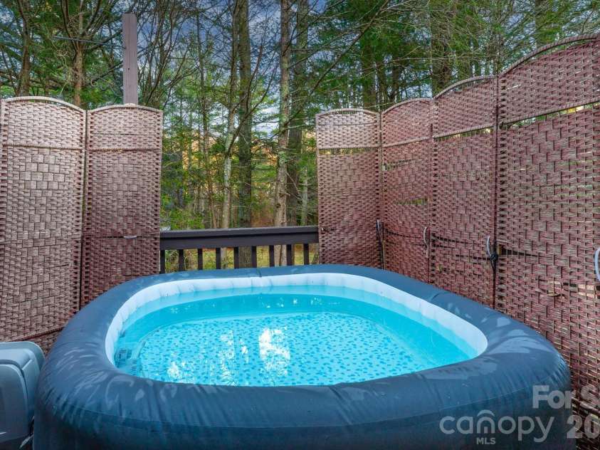 649 Ransom Street, Blowing Rock, NC 28605.  MLS# CAR4336199, YatesRealty ID 3478. 