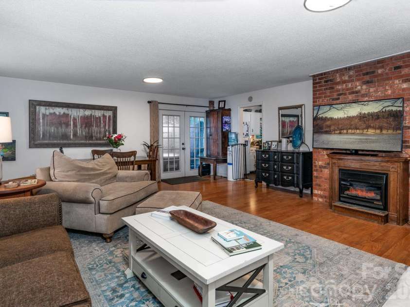 649 Ransom Street, Blowing Rock, NC 28605.  MLS# CAR4336199, YatesRealty ID 3478. 