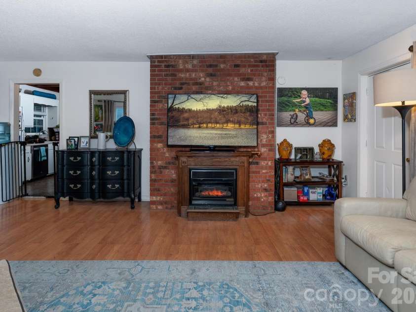 649 Ransom Street, Blowing Rock, NC 28605.  MLS# CAR4336199, YatesRealty ID 3478. 