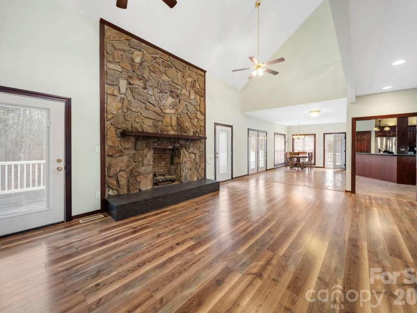 6650 Dellwood Drive, Kannapolis, NC 28081.  MLS# CAR4332230, YatesRealty ID 3478. 