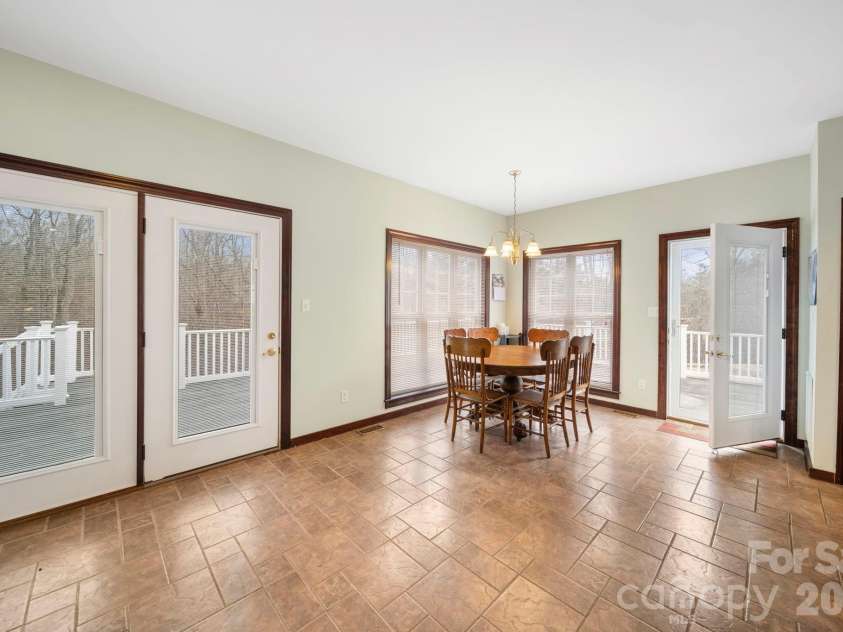 6650 Dellwood Drive, Kannapolis, NC 28081.  MLS# CAR4332230, YatesRealty ID 3478. 