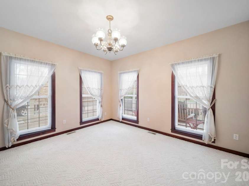 6650 Dellwood Drive, Kannapolis, NC 28081.  MLS# CAR4332230, YatesRealty ID 3478. 