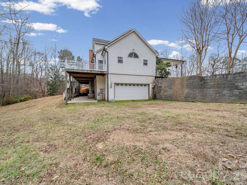 6650 Dellwood Drive, Kannapolis, NC 28081.  MLS# CAR4332230, YatesRealty ID 3478. 