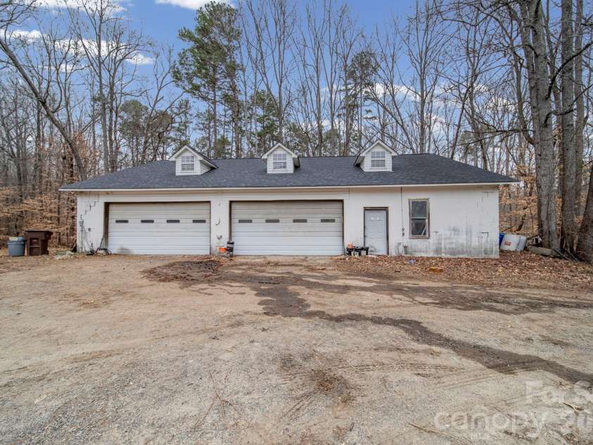 6650 Dellwood Drive, Kannapolis, NC 28081.  MLS# CAR4332230, YatesRealty ID 3478. 
