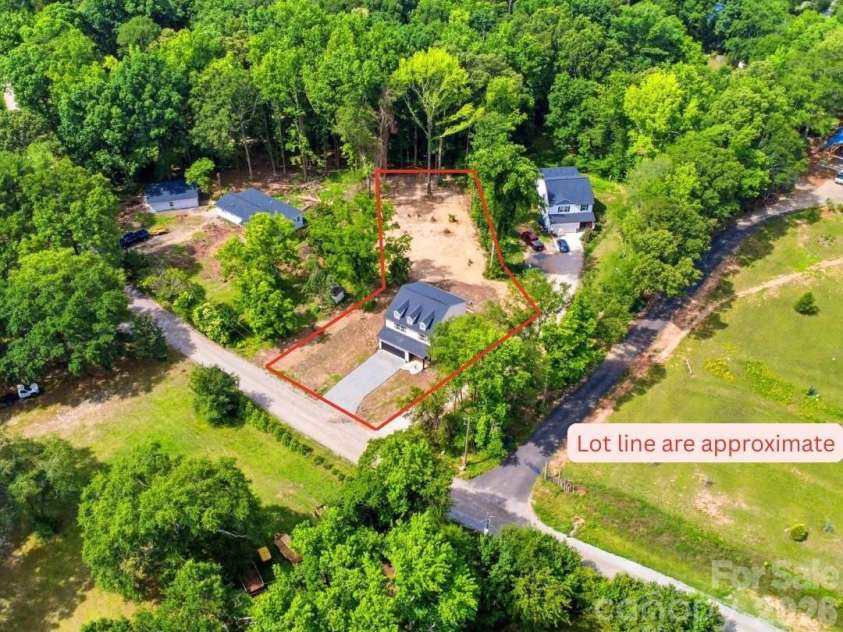9472 Caddell Road, Fort Mill, SC 29707.  MLS# CAR4389015, YatesRealty ID 34780. 