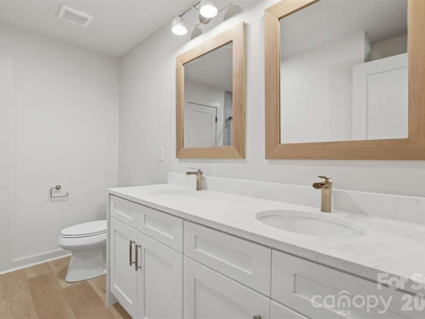 9472 Caddell Road, Fort Mill, SC 29707.  MLS# CAR4389015, YatesRealty ID 34780. Primary bathroom