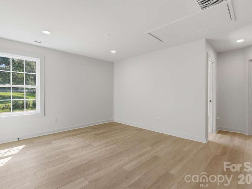 9472 Caddell Road, Fort Mill, SC 29707.  MLS# CAR4389015, YatesRealty ID 34780. Upstairs loft area