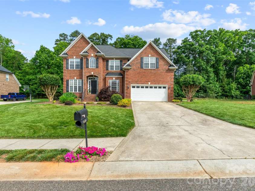 5649 Old Town Lane, Gastonia, NC 28056.  MLS# CAR4392469, YatesRealty ID 34781. 