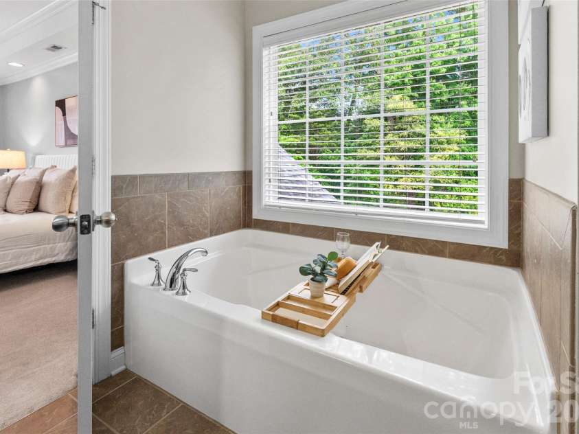 5649 Old Town Lane, Gastonia, NC 28056.  MLS# CAR4392469, YatesRealty ID 34781. 