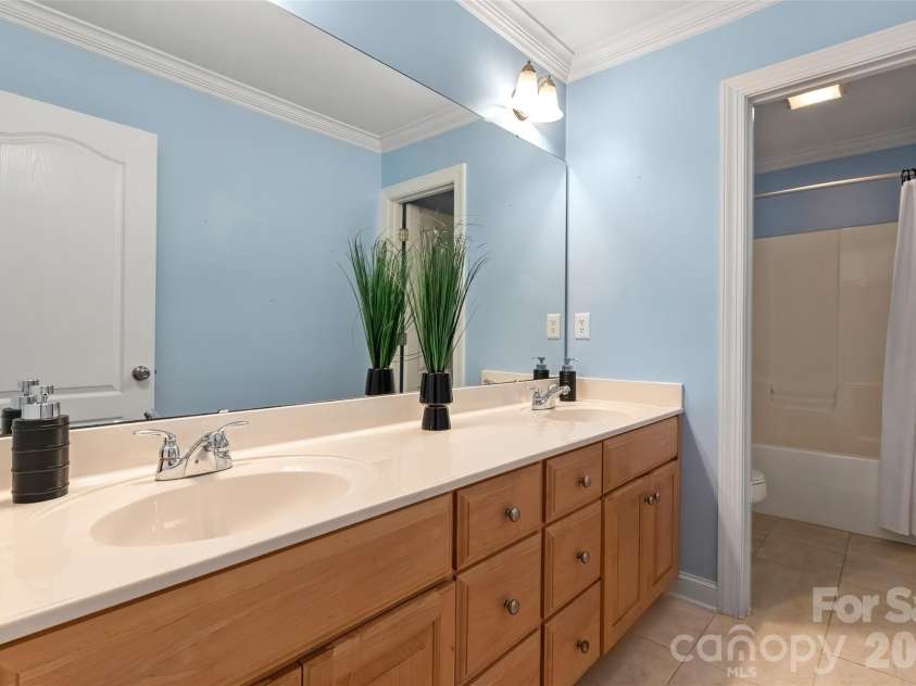 5649 Old Town Lane, Gastonia, NC 28056.  MLS# CAR4392469, YatesRealty ID 34781. 