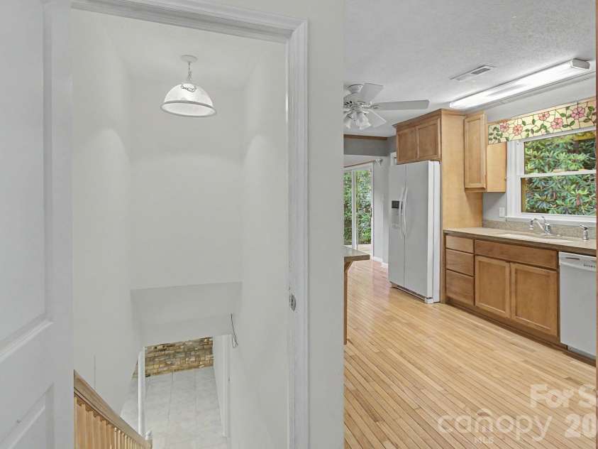 22 Mayfair Drive, Candler, NC 28715.  MLS# CAR4391102, YatesRealty ID 34782. 