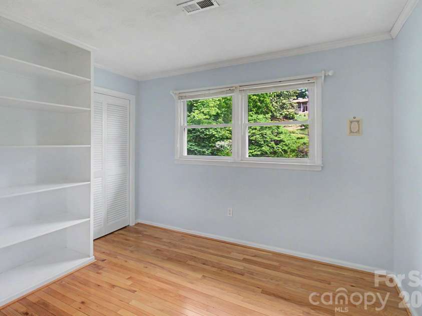 22 Mayfair Drive, Candler, NC 28715.  MLS# CAR4391102, YatesRealty ID 34782. 