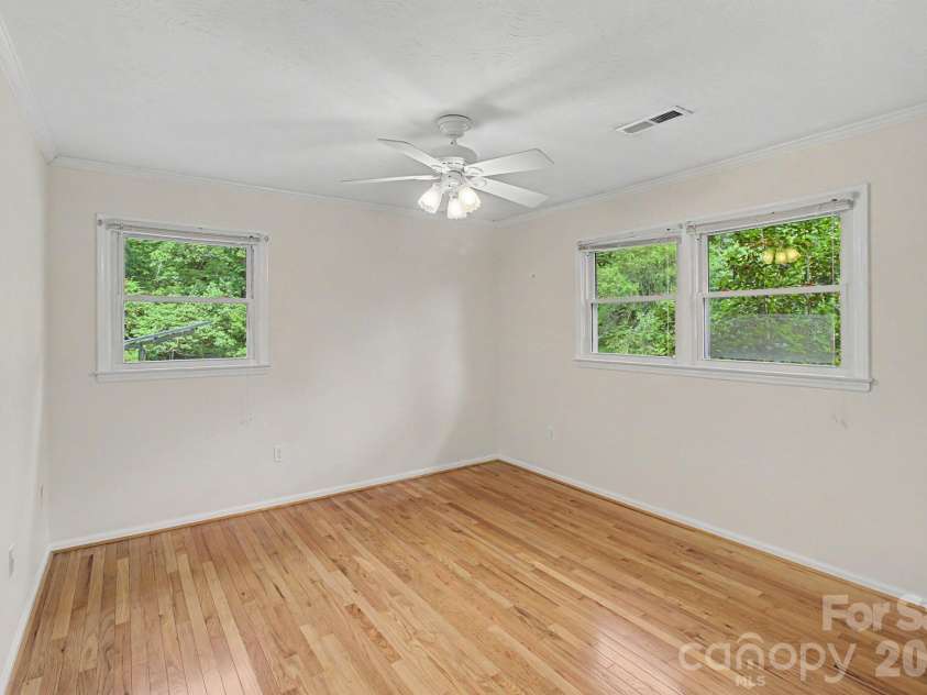 22 Mayfair Drive, Candler, NC 28715.  MLS# CAR4391102, YatesRealty ID 34782. 