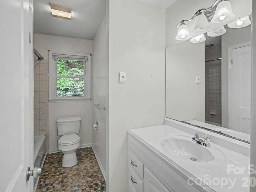 22 Mayfair Drive, Candler, NC 28715.  MLS# CAR4391102, YatesRealty ID 34782. 