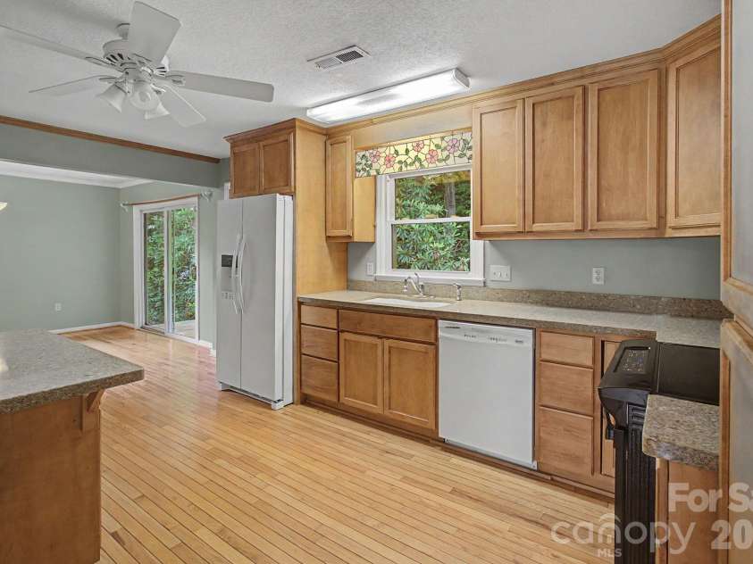 22 Mayfair Drive, Candler, NC 28715.  MLS# CAR4391102, YatesRealty ID 34782. Kitchen Area