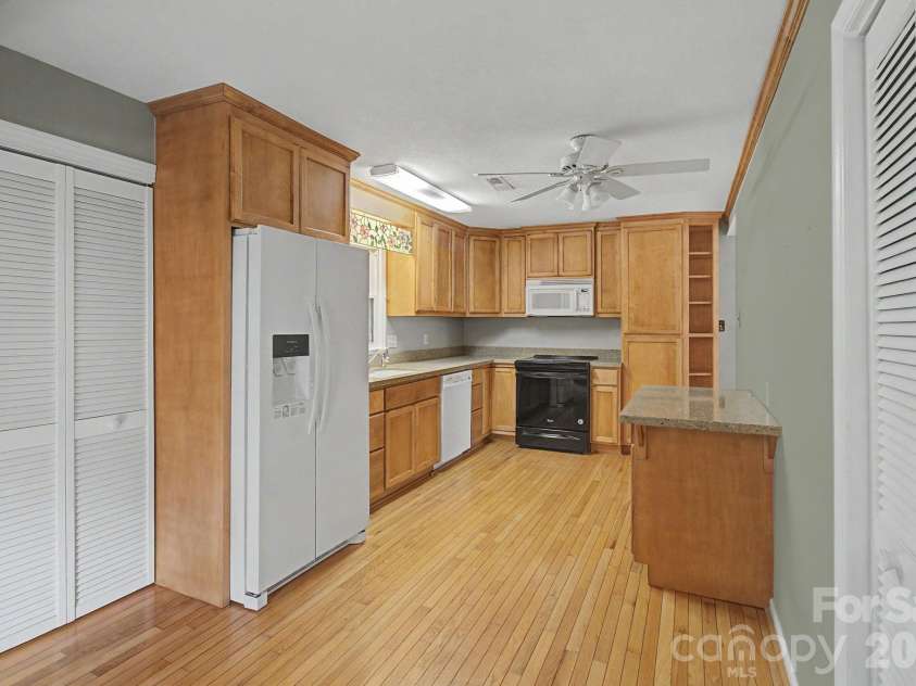 22 Mayfair Drive, Candler, NC 28715.  MLS# CAR4391102, YatesRealty ID 34782. Kitchen Area