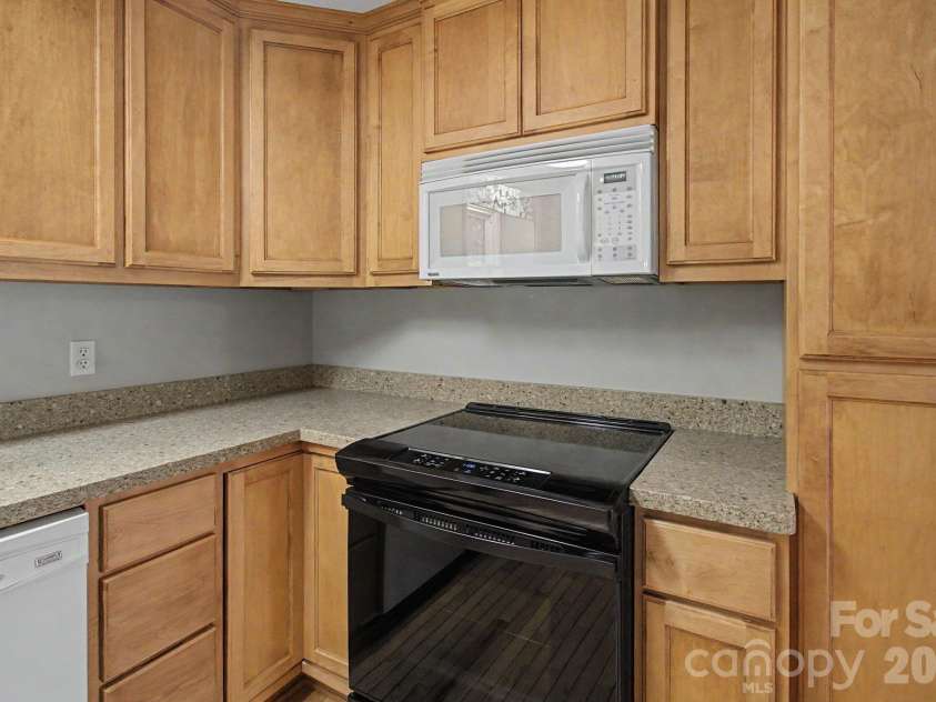 22 Mayfair Drive, Candler, NC 28715.  MLS# CAR4391102, YatesRealty ID 34782. Kitchen Area
