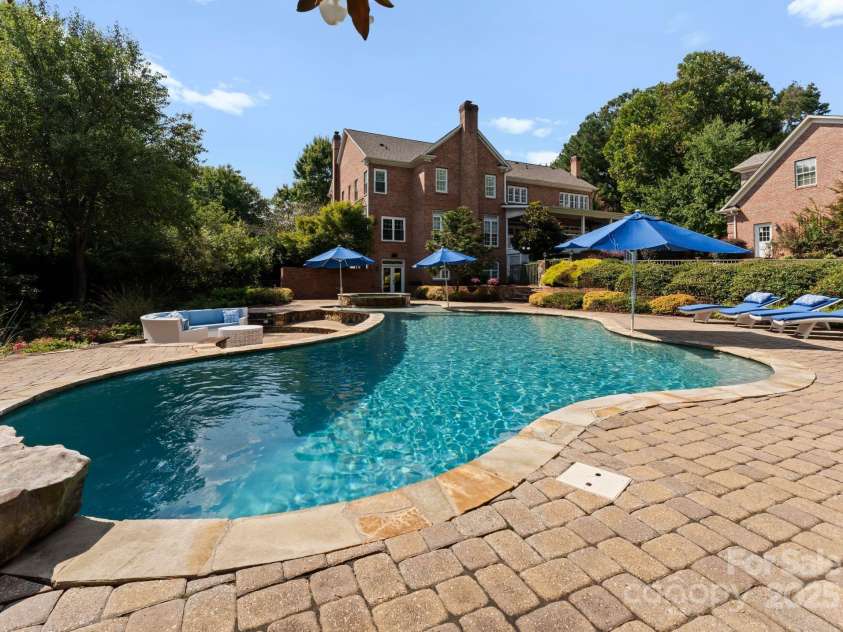 239 Kimberly Road, Davidson, NC 28036.  MLS# CAR4288776, YatesRealty ID 34782. 