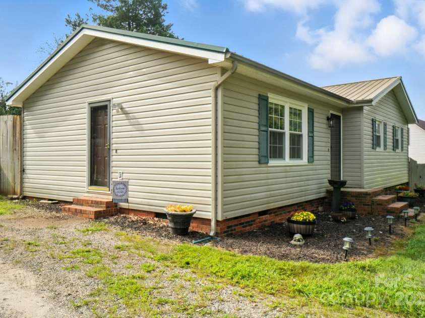 1751 Buffalo Shoals Road, Statesville, NC 28677.  MLS# CAR4293202, YatesRealty ID 34783. 
