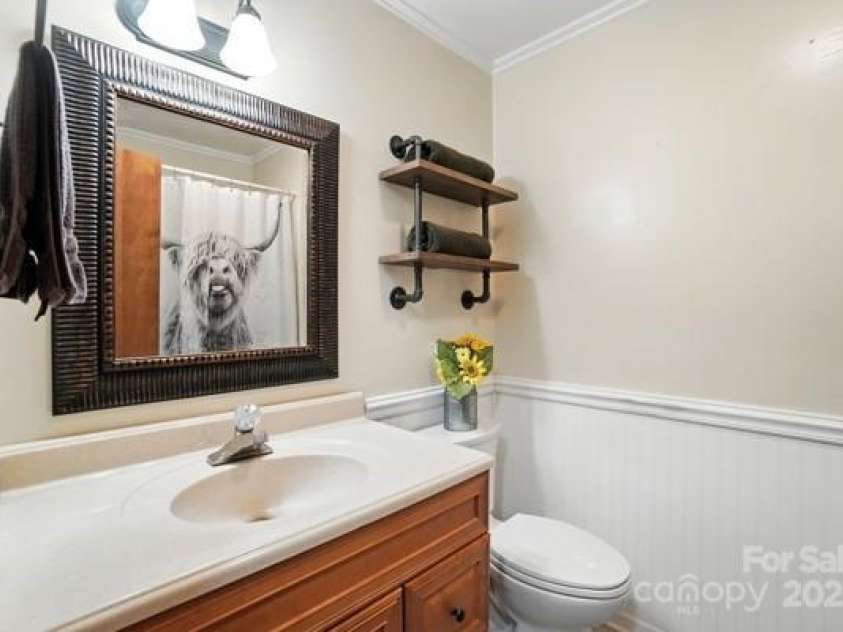 1751 Buffalo Shoals Road, Statesville, NC 28677.  MLS# CAR4293202, YatesRealty ID 34783. Hall full bath