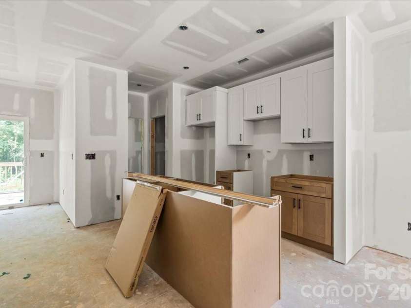 207 Knot Street, Shelby, NC 28150.  MLS# CAR4352840, YatesRealty ID 34783. Kitchen: Under-Construction