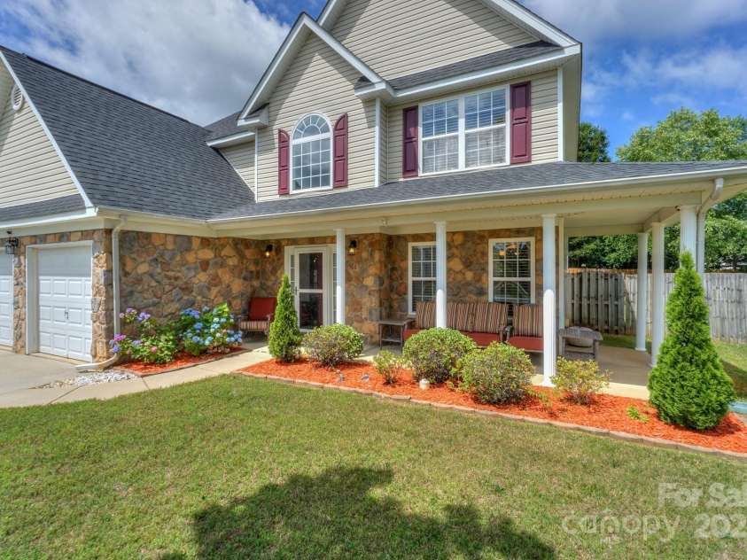 166 Glenn Allen Road, Mooresville, NC 28115.  MLS# CAR4263759, YatesRealty ID 34785. 