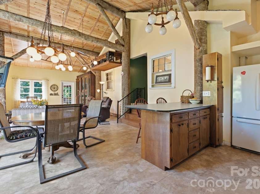 583 Dark Ridge Road, Sylva, NC 28779.  MLS# CAR4394353, YatesRealty ID 34785. Dining area off kitchen