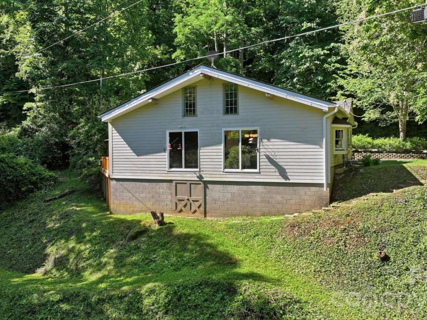 583 Dark Ridge Road, Sylva, NC 28779.  MLS# CAR4394353, YatesRealty ID 34785. Rear of home